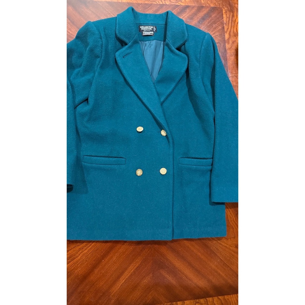 Wellington Fashions double-breasted wool blazer with Thinsulate‎ insulation 12P